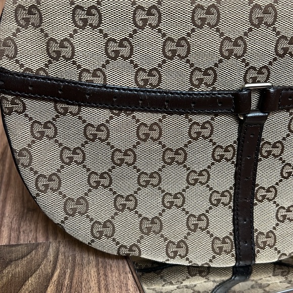 A226 - π― % authentic Gucci shoulder bag - Picture 9 of 16